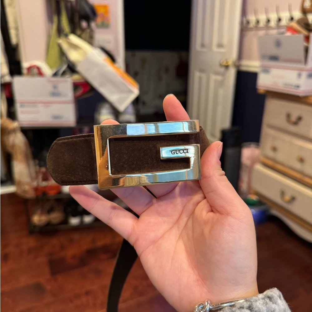 Brown Gucci belt